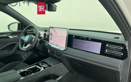 Volkswagen Tiguan, 2025 год, 5 355 000 рублей, 10 фотография