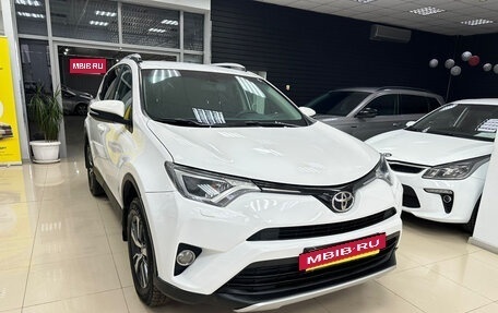 Toyota RAV4, 2017 год, 2 060 000 рублей, 8 фотография