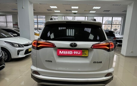 Toyota RAV4, 2017 год, 2 060 000 рублей, 9 фотография