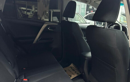 Toyota RAV4, 2017 год, 2 060 000 рублей, 18 фотография