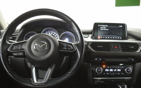 Mazda 6, 2018 год, 1 900 000 рублей, 11 фотография