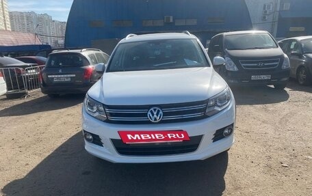 Volkswagen Tiguan I, 2016 год, 2 000 000 рублей, 14 фотография