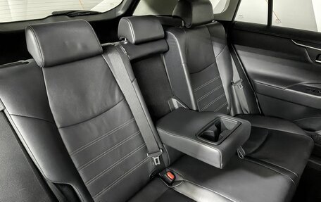 Toyota RAV4, 2019 год, 3 399 999 рублей, 17 фотография