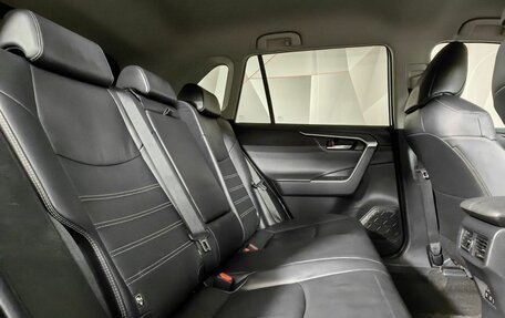 Toyota RAV4, 2019 год, 3 399 999 рублей, 16 фотография