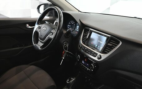 Hyundai Solaris II рестайлинг, 2017 год, 1 400 000 рублей, 12 фотография