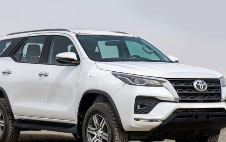Toyota Fortuner II, 2025 год, 5 020 000 рублей, 33 фотография