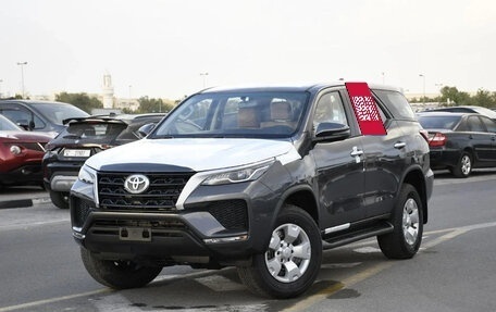 Toyota Fortuner II, 2025 год, 5 020 000 рублей, 24 фотография