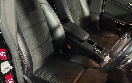 Mercedes-Benz CLA, 2017 год, 1 600 000 рублей, 31 фотография