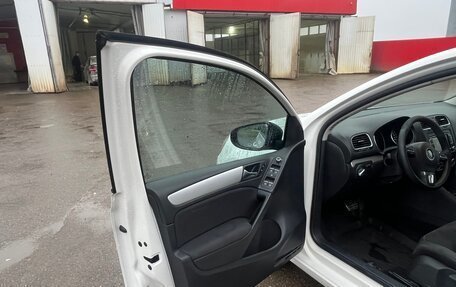 Volkswagen Golf VI, 2011 год, 900 000 рублей, 25 фотография