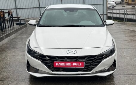 Hyundai Elantra, 2021 год, 1 945 000 рублей, 1 фотография