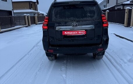 Toyota Land Cruiser Prado 150 рестайлинг 2, 2018 год, 6 500 000 рублей, 3 фотография