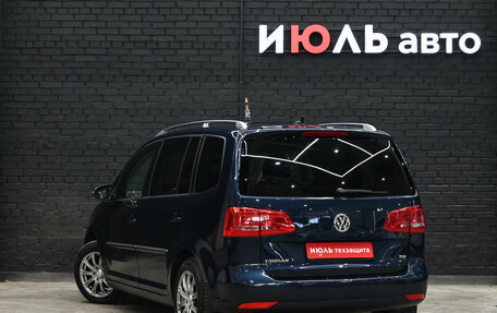 Volkswagen Touran III, 2011 год, 1 300 000 рублей, 4 фотография