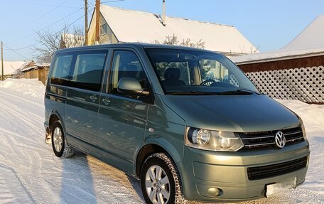 Volkswagen Caravelle T5, 2011 год, 2 190 000 рублей, 2 фотография