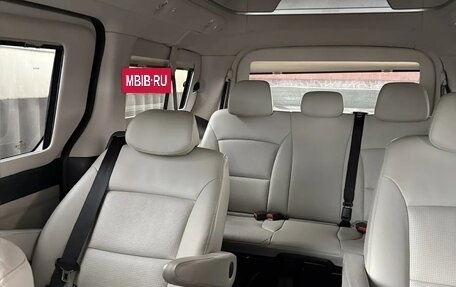 Hyundai Grand Starex Grand Starex I рестайлинг 2, 2019 год, 5 000 000 рублей, 9 фотография