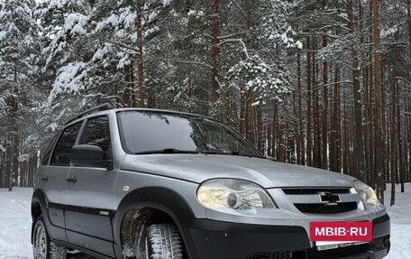 Chevrolet Niva I рестайлинг, 2013 год, 630 000 рублей, 3 фотография