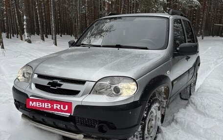 Chevrolet Niva I рестайлинг, 2013 год, 630 000 рублей, 2 фотография