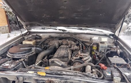 Toyota Land Cruiser 100 рестайлинг 2, 1999 год, 1 500 000 рублей, 2 фотография