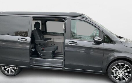 Mercedes-Benz V-Класс, 2022 год, 9 990 000 рублей, 3 фотография