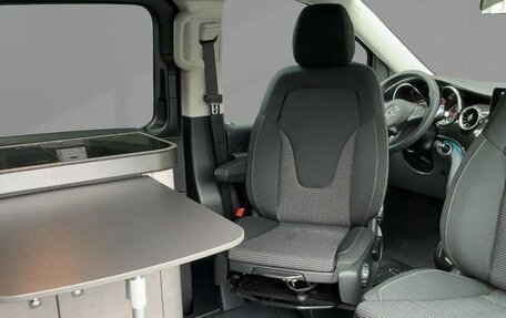 Mercedes-Benz V-Класс, 2022 год, 9 990 000 рублей, 10 фотография