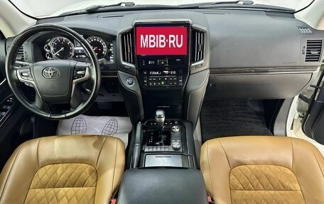 Toyota Land Cruiser 200, 2021 год, 8 500 000 рублей, 9 фотография