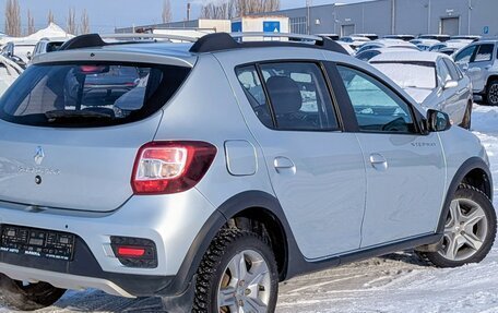 Renault Sandero II рестайлинг, 2021 год, 1 246 000 рублей, 2 фотография