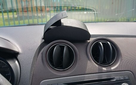 SEAT Ibiza IV рестайлинг 2, 2013 год, 850 000 рублей, 4 фотография