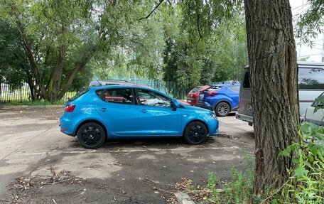 SEAT Ibiza IV рестайлинг 2, 2013 год, 850 000 рублей, 2 фотография