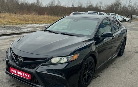 Toyota Camry, 2021 год, 2 500 000 рублей, 2 фотография