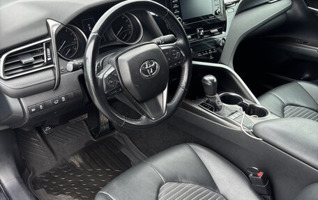 Toyota Camry, 2021 год, 2 500 000 рублей, 5 фотография