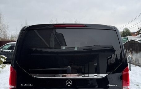 Mercedes-Benz V-Класс, 2021 год, 6 700 000 рублей, 4 фотография