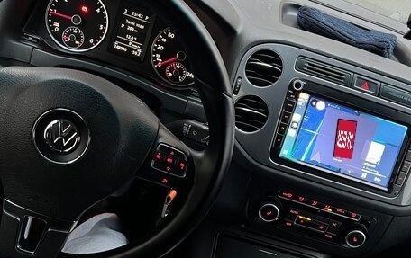 Volkswagen Tiguan I, 2011 год, 1 300 000 рублей, 2 фотография