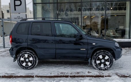 Chevrolet Niva I рестайлинг, 2017 год, 721 000 рублей, 6 фотография
