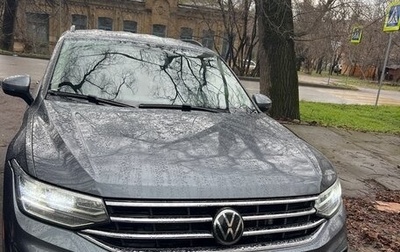 Volkswagen Tiguan II, 2021 год, 3 100 000 рублей, 1 фотография