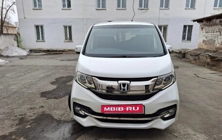 Honda Stepwgn IV, 2015 год, 1 723 560 рублей, 2 фотография