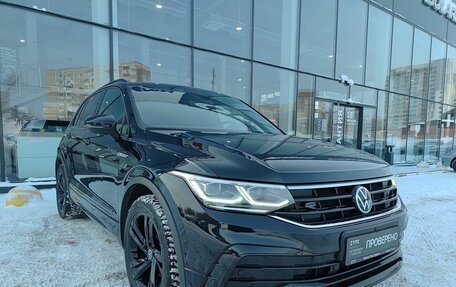 Volkswagen Tiguan II, 2021 год, 3 650 000 рублей, 3 фотография
