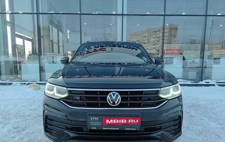 Volkswagen Tiguan II, 2021 год, 3 650 000 рублей, 2 фотография