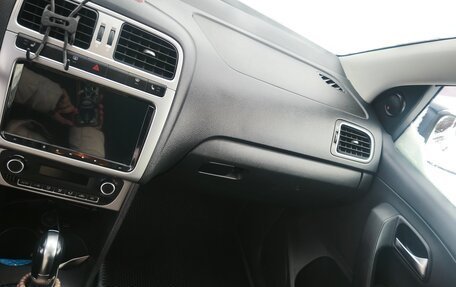 Volkswagen Polo VI (EU Market), 2015 год, 1 300 000 рублей, 9 фотография