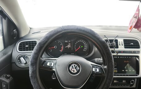 Volkswagen Polo VI (EU Market), 2015 год, 1 300 000 рублей, 10 фотография