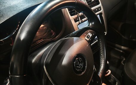 Volkswagen Polo VI (EU Market), 2015 год, 1 300 000 рублей, 16 фотография