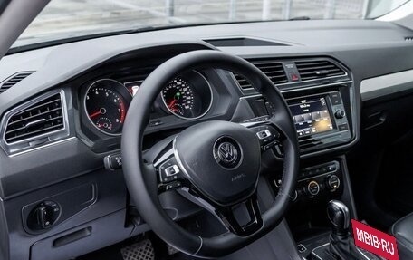 Volkswagen Tiguan II, 2020 год, 2 500 000 рублей, 14 фотография