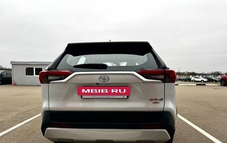 Toyota RAV4, 2025 год, 4 600 000 рублей, 7 фотография