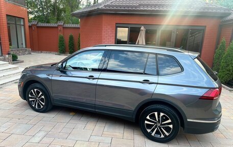 Volkswagen Tiguan II, 2021 год, 3 100 000 рублей, 3 фотография