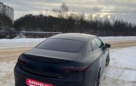 Mercedes-Benz E-Класс, 2017 год, 3 100 000 рублей, 3 фотография