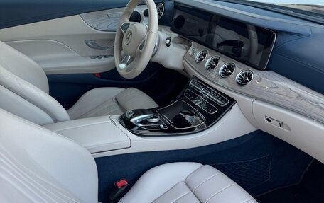 Mercedes-Benz E-Класс, 2017 год, 3 100 000 рублей, 13 фотография