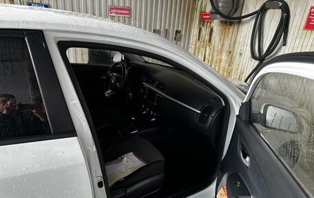 KIA Rio IV, 2018 год, 1 350 000 рублей, 3 фотография