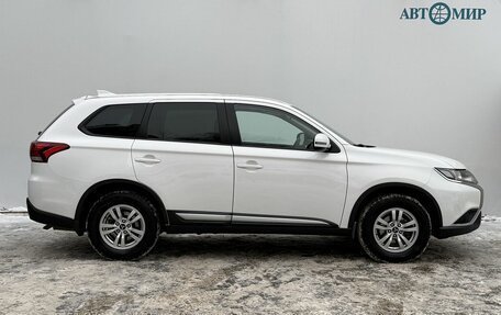 Mitsubishi Outlander III рестайлинг 3, 2019 год, 2 167 000 рублей, 4 фотография