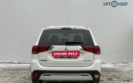 Mitsubishi Outlander III рестайлинг 3, 2019 год, 2 167 000 рублей, 6 фотография