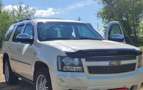 Chevrolet Tahoe III, 2012 год, 2 300 000 рублей, 1 фотография