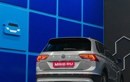 Volkswagen Tiguan II, 2020 год, 2 600 000 рублей, 6 фотография