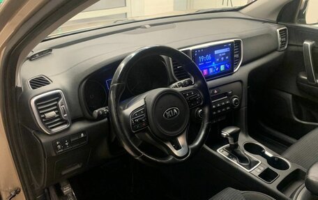 KIA Sportage IV рестайлинг, 2017 год, 2 000 000 рублей, 14 фотография